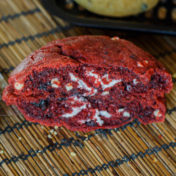 Red Velvet Dream: Handcrafted Cookies with Unexpected Delight