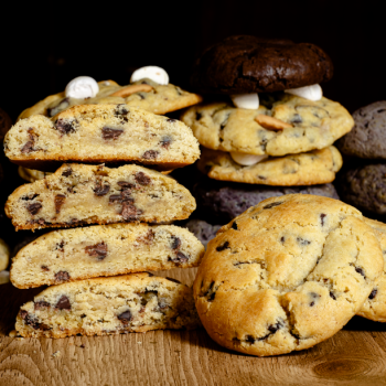 Classic Chocolate Chip Cookies: Handcrafted & Delicious | Cookie Looki